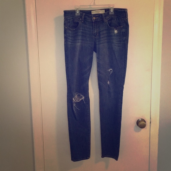 Abercrombie & Fitch Boyfriend Distressed Jeans - Picture 2 of 8